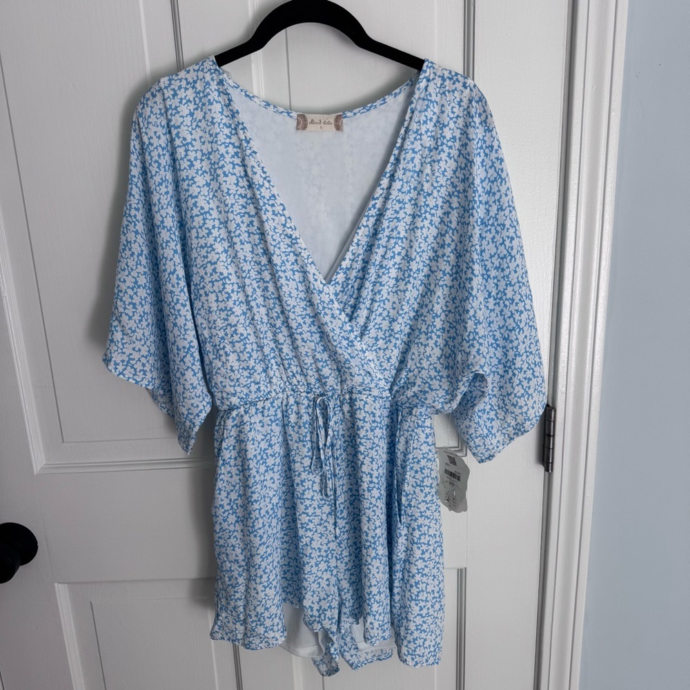 Altar'd State Blue and White Flower Romper sz S NWT